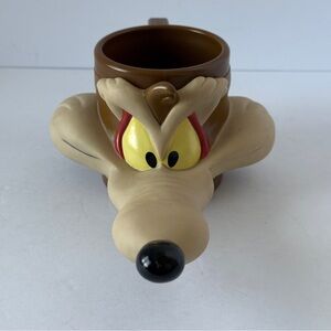 Vintage 1992 WB Looney Tunes WILE E. COYOTE 3D Molded 3” Plastic Collectors Cup